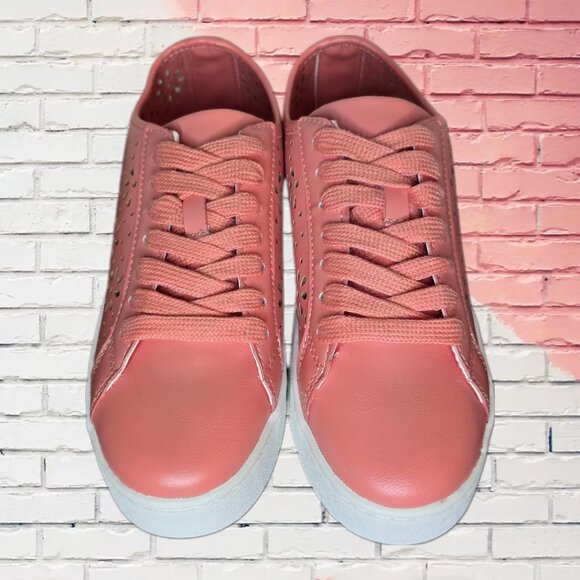 NIB Issac Mizrahi Tamara Lace Up Perforated Floral Eyelet Platform Sneakers - Picture 5 of 12